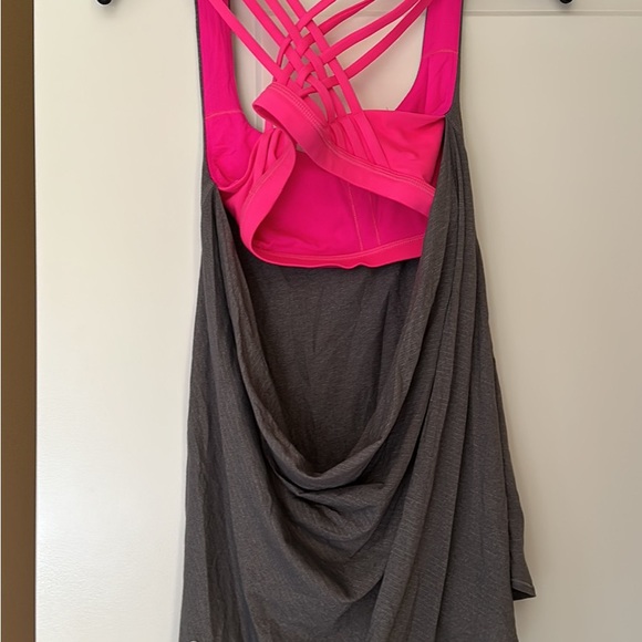 Lululemon Tank with built in Bra NWT Size 4 - Picture 2 of 2